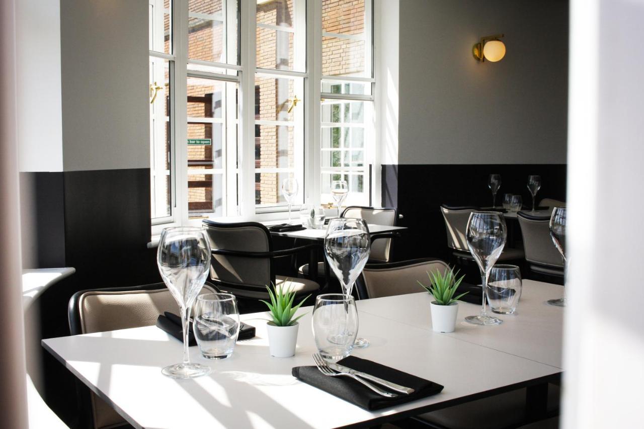 The Comet London Hatfield Гатфілд Екстер'єр фото